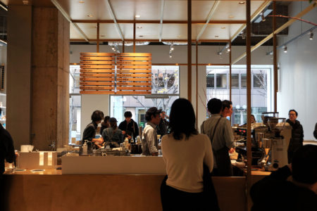 ブルーボトルコーヒー 神戸カフェ (BLUE BOTTLE COFFEE) 関西2店舗目は開放的なショップがよく似合う神戸の街に