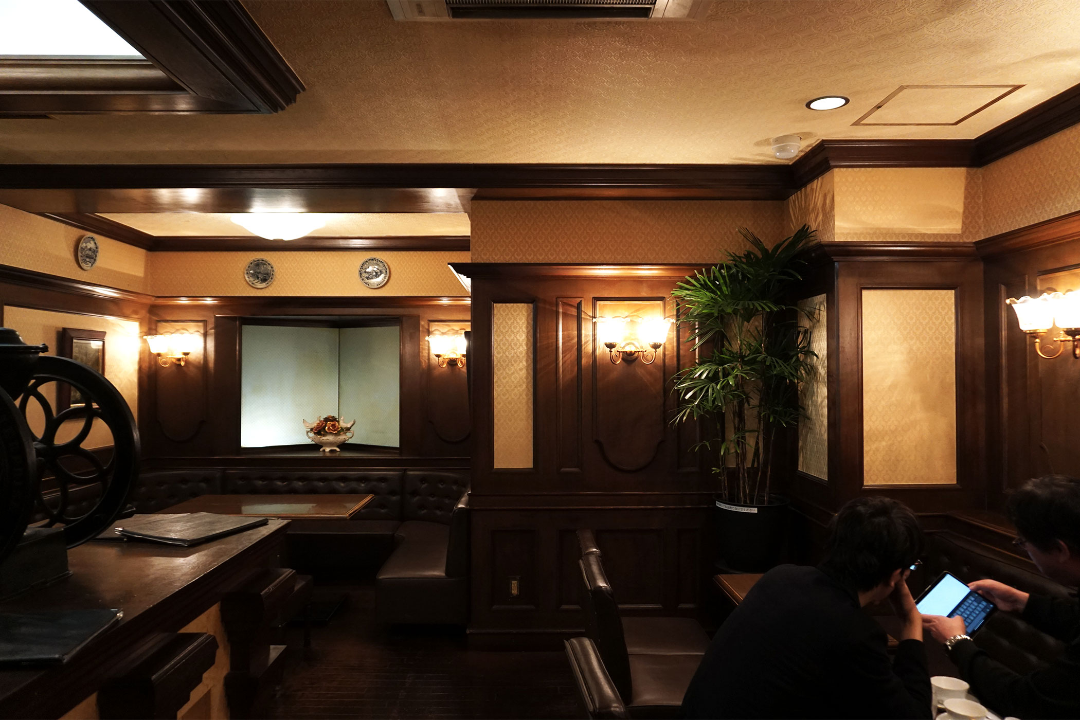 丸福珈琲店 - 千日前本店 創業80年以上。老舗喫茶店のこだわりを味わう